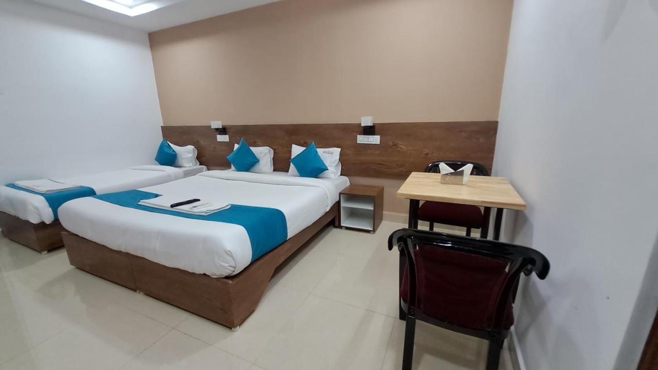 The Balcony Hotel 海得拉巴 外观 照片